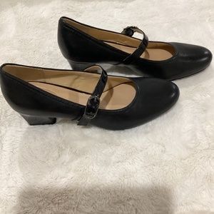 Trotter Mary Janes Shoes 8 N brand new never worn
